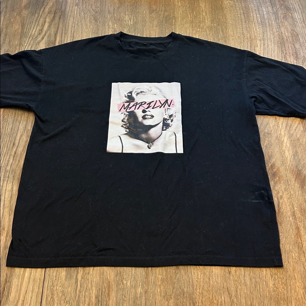 Unisex, Marilyn Monroe T-shirt, size extra large